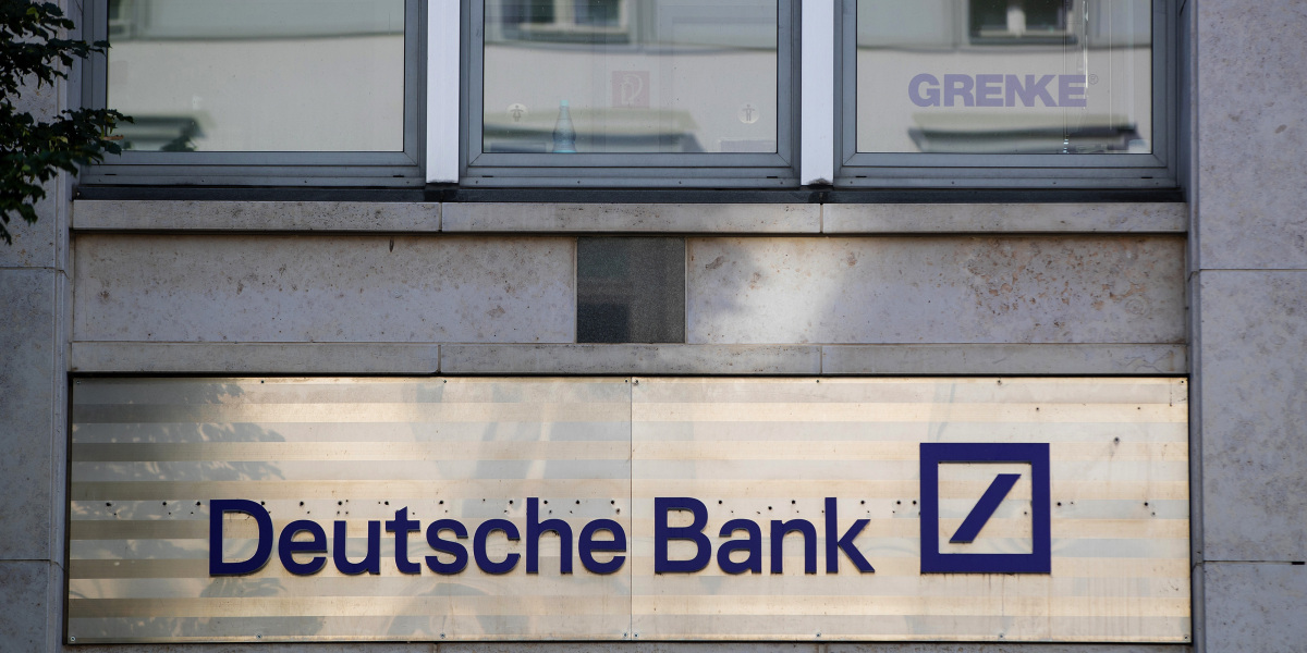 Trump's banker at Deutsche Bank resigned amid a property deal probe