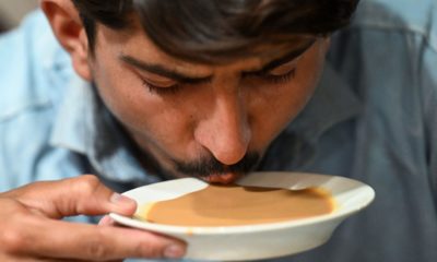 Pakistan asks consumers to drink less tea to solve forex crisis